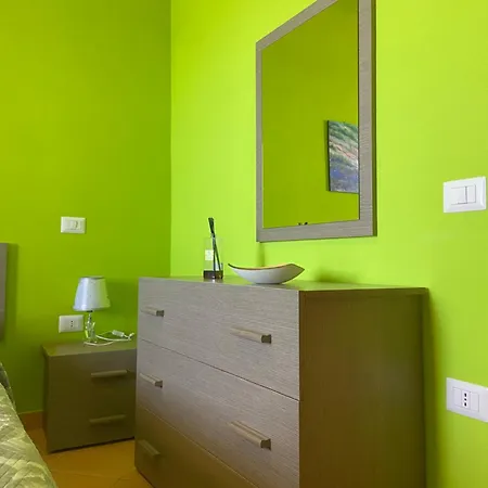 Apartment Con Terrazzo Sul Mare. *